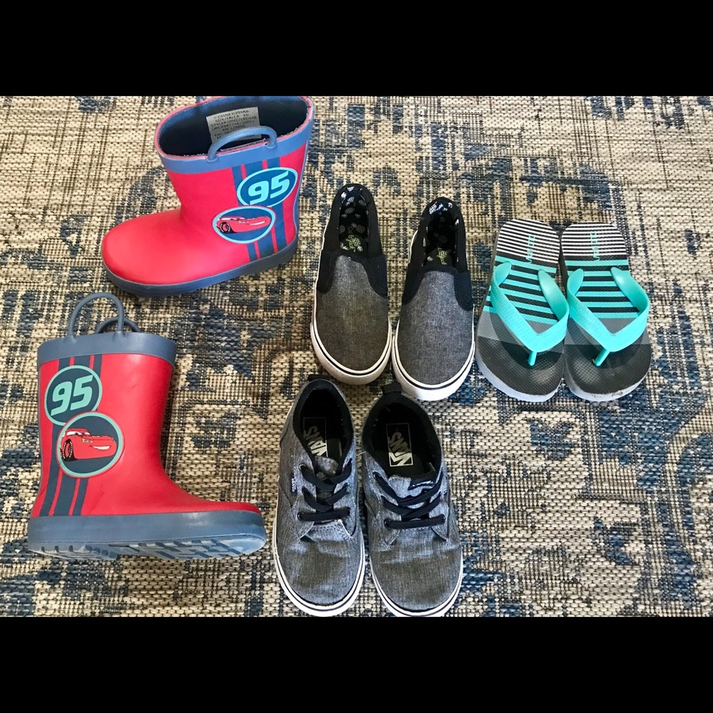 Toddler boys play shoes size 10 lot